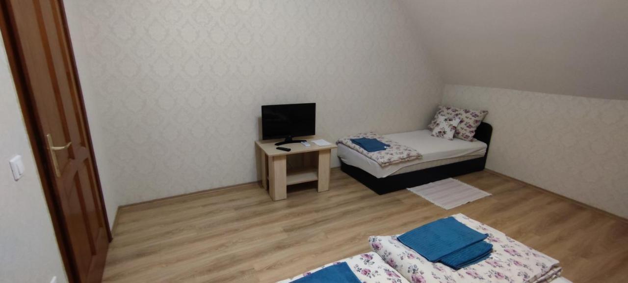 Village Garden Family Guest House Tiszakanyár Extérieur photo